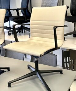 ICF Una Leather Chair